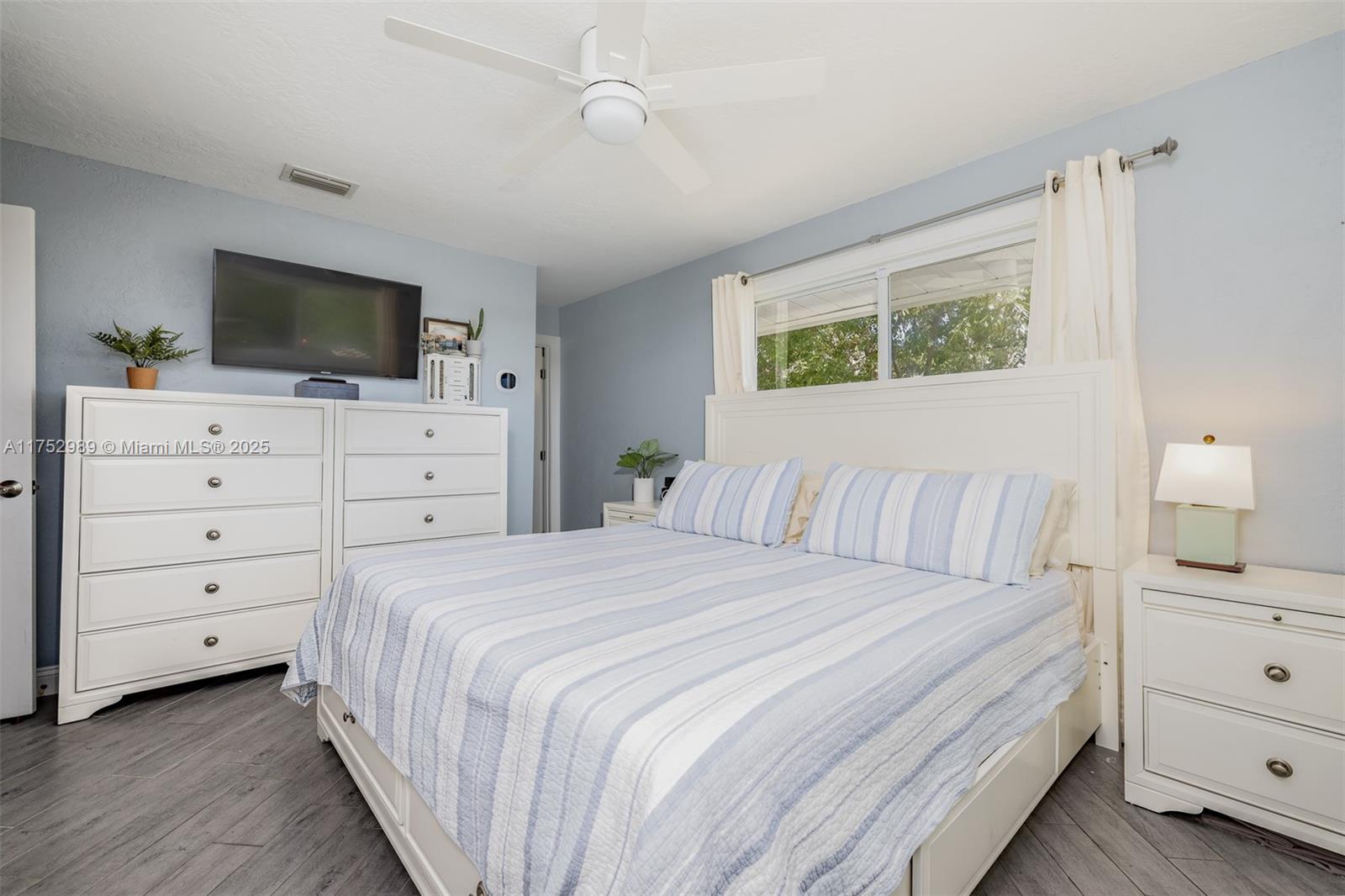 LARGO BEACH - Residential