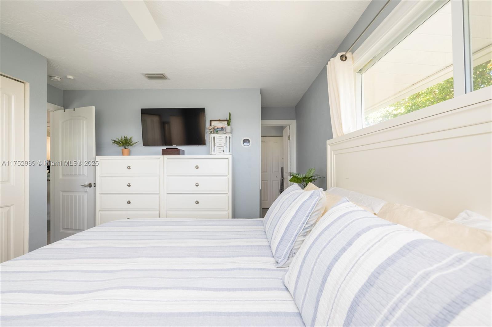 LARGO BEACH - Residential