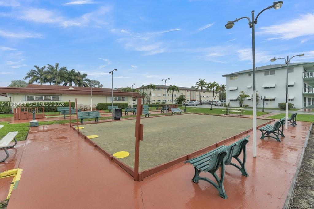 BEVERLY HILLS CONDO NUMBE - Residential