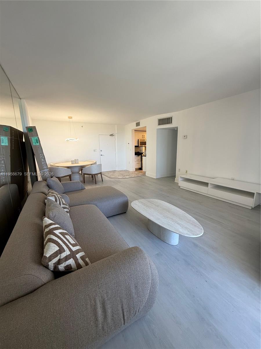 HARBOUR HOUSE - Residential