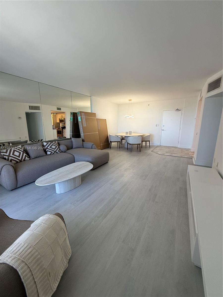 HARBOUR HOUSE - Residential