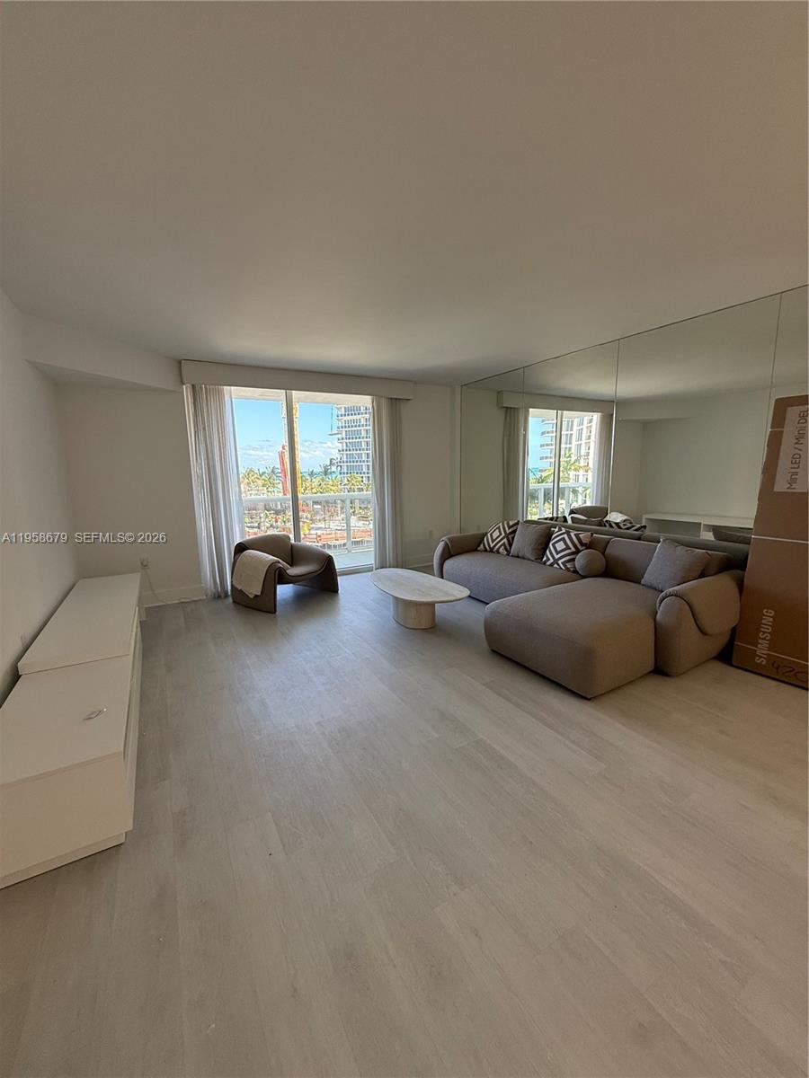 HARBOUR HOUSE - Residential