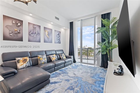 Photo of 3029 NE 188th St #1021, Aventura, FL 33180 (MLS # A12078979)
