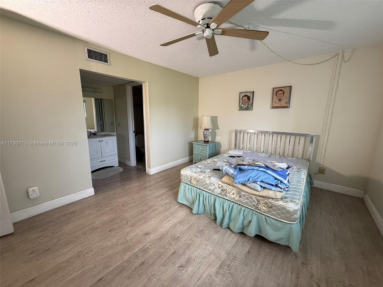 ORIOLE GOLF & TENNIS CLUB - Residential