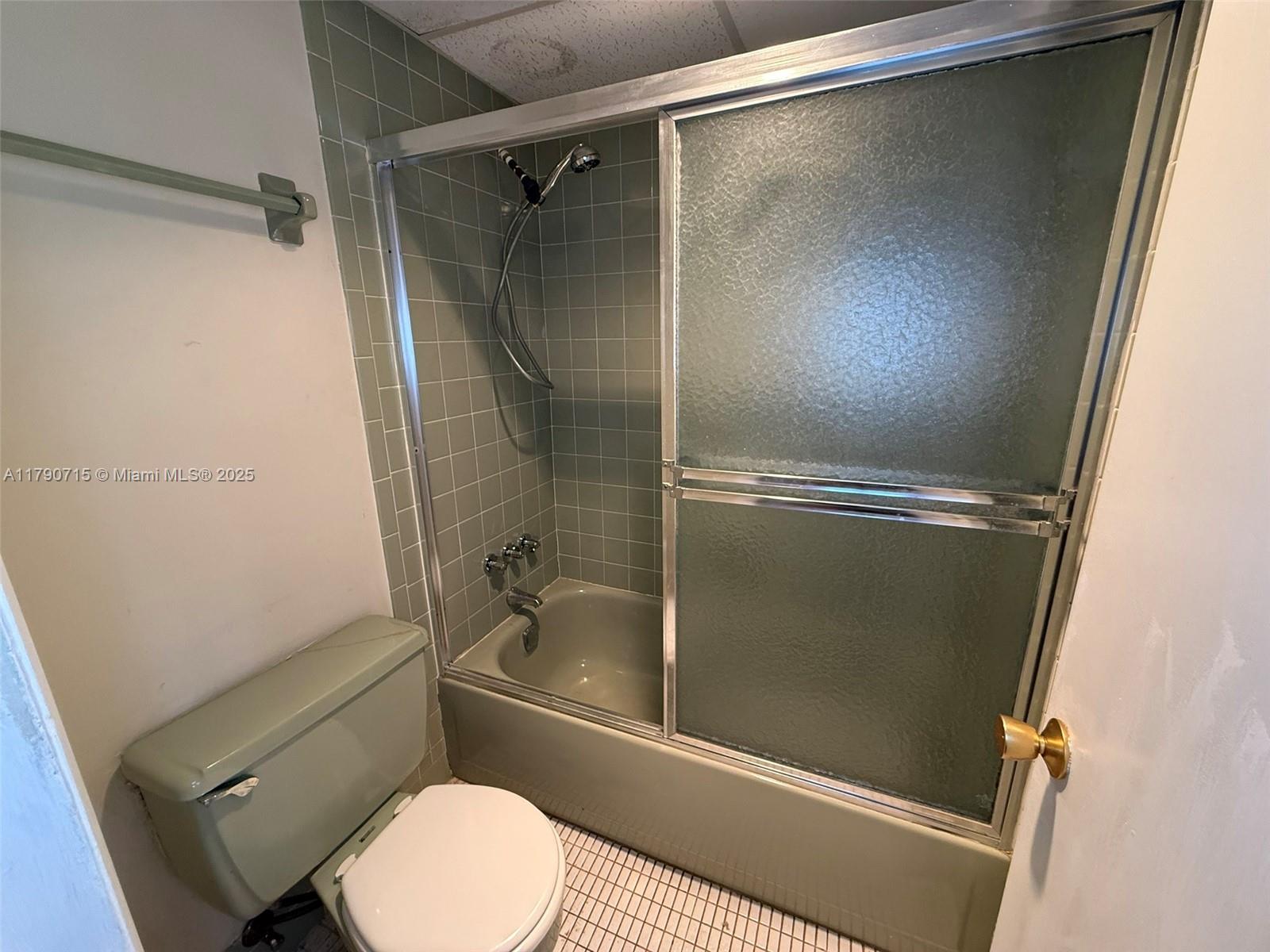 ORIOLE GOLF & TENNIS CLUB - Residential