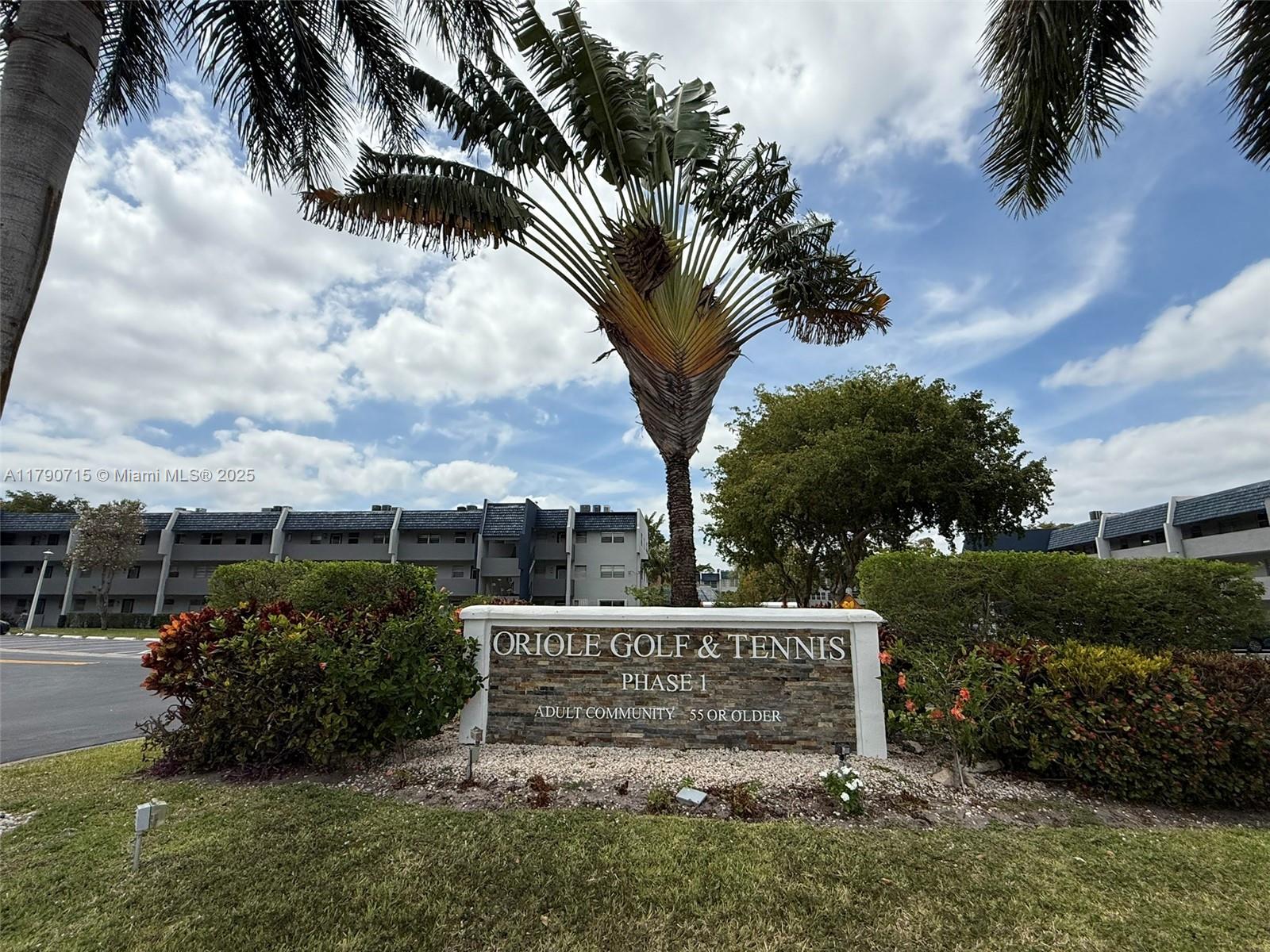 ORIOLE GOLF & TENNIS CLUB - Residential