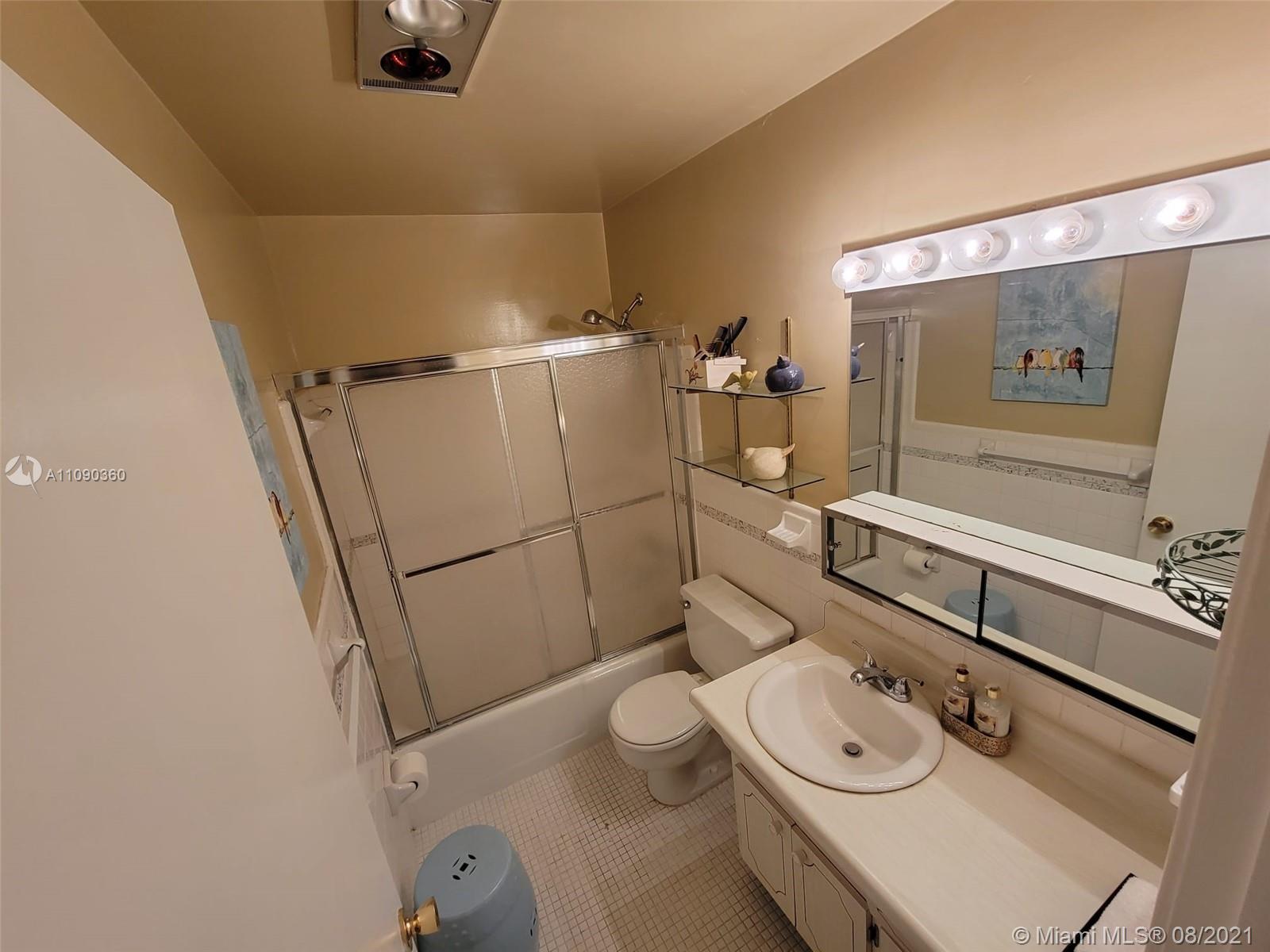 PINETREE CONDO APTS - Residential