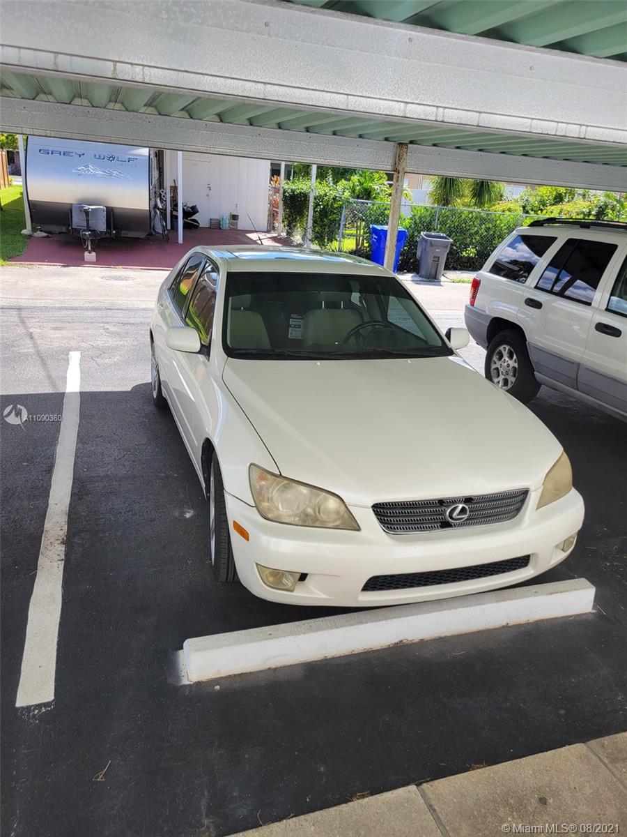 PINETREE CONDO APTS - Residential