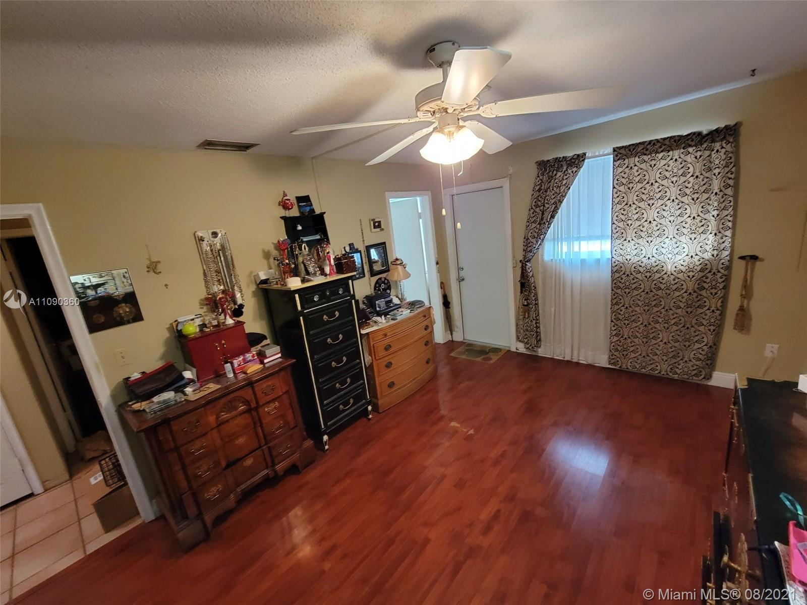 PINETREE CONDO APTS - Residential