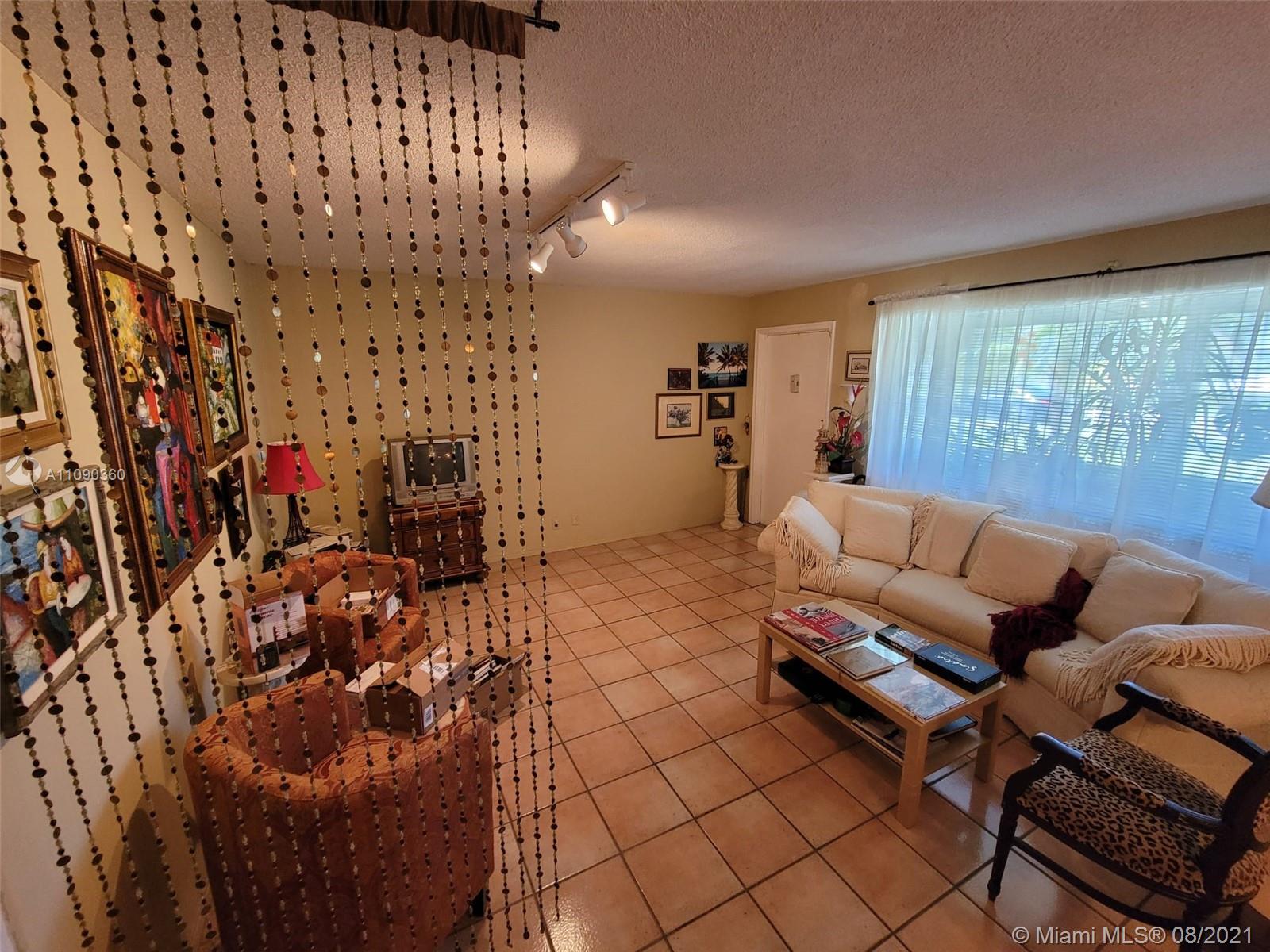 PINETREE CONDO APTS - Residential