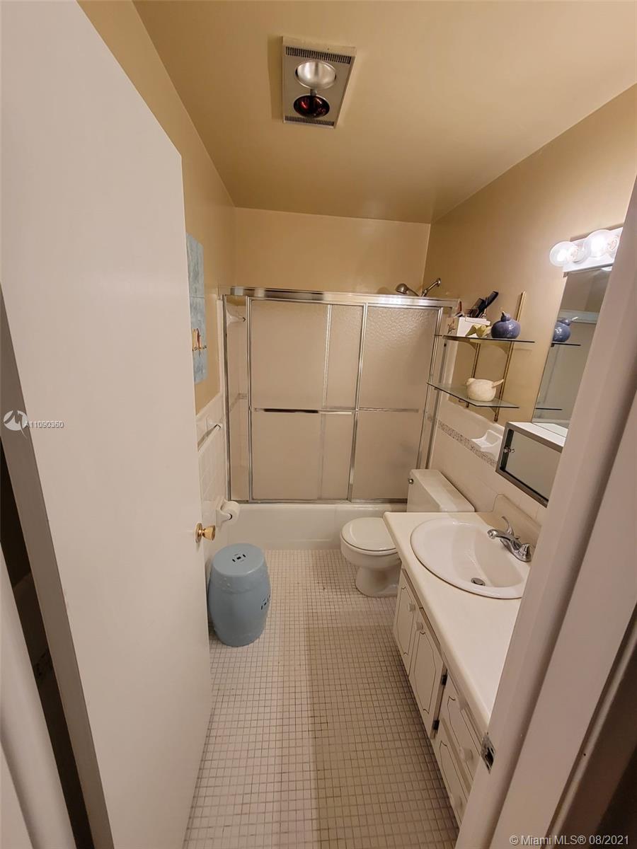 PINETREE CONDO APTS - Residential