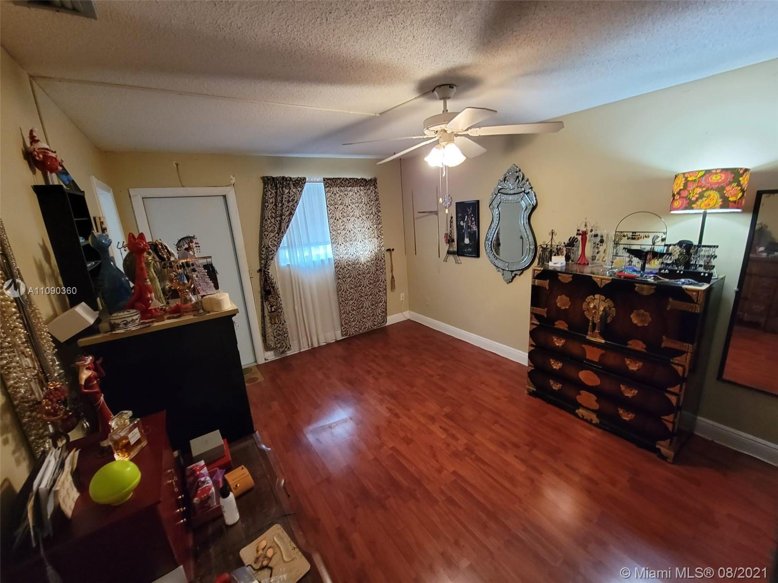 PINETREE CONDO APTS - Residential