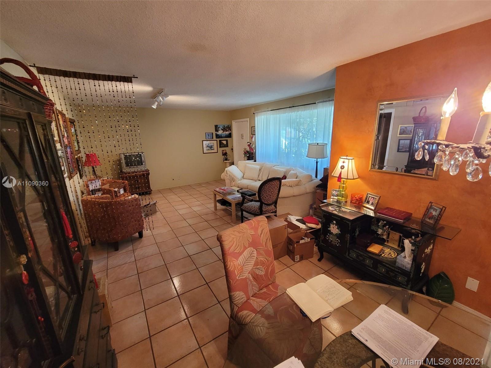 PINETREE CONDO APTS - Residential