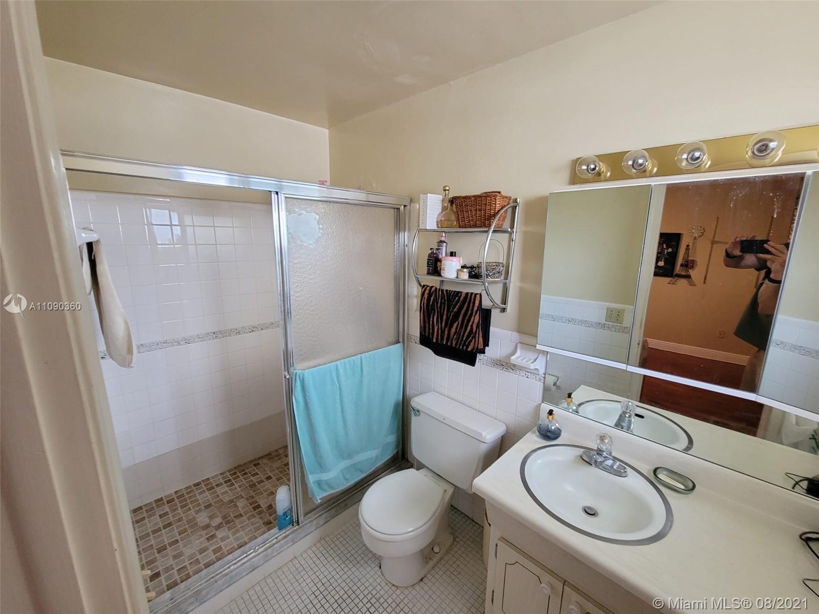 PINETREE CONDO APTS - Residential