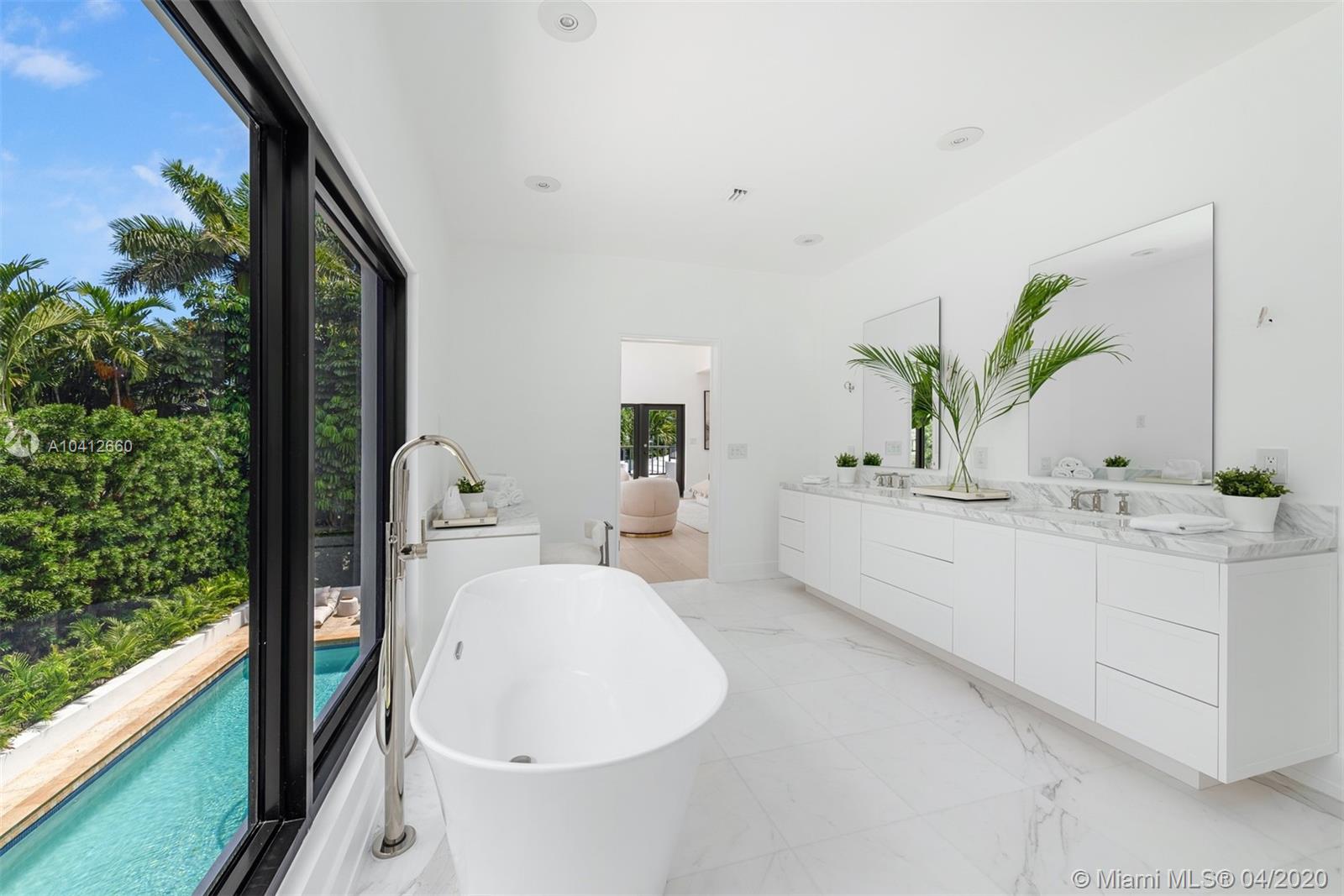 SUNSET ISLANDS-ISLAND NO - Residential