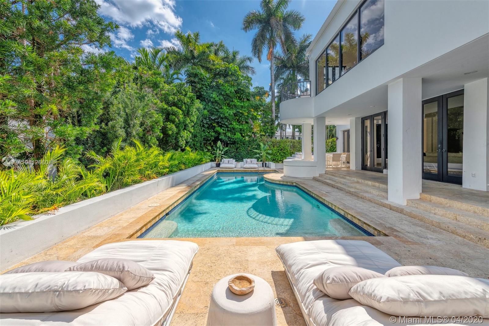 SUNSET ISLANDS-ISLAND NO - Residential