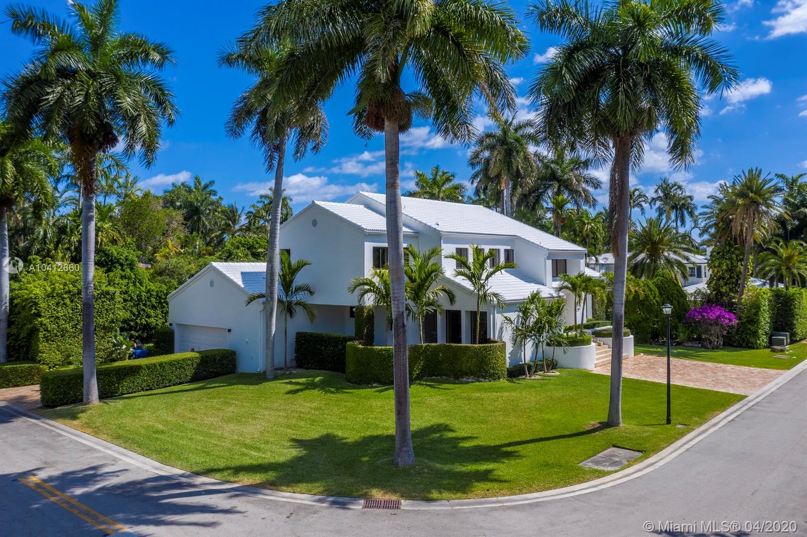 SUNSET ISLANDS-ISLAND NO - Residential