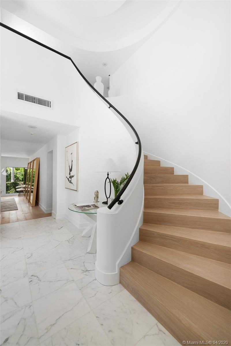 SUNSET ISLANDS-ISLAND NO - Residential