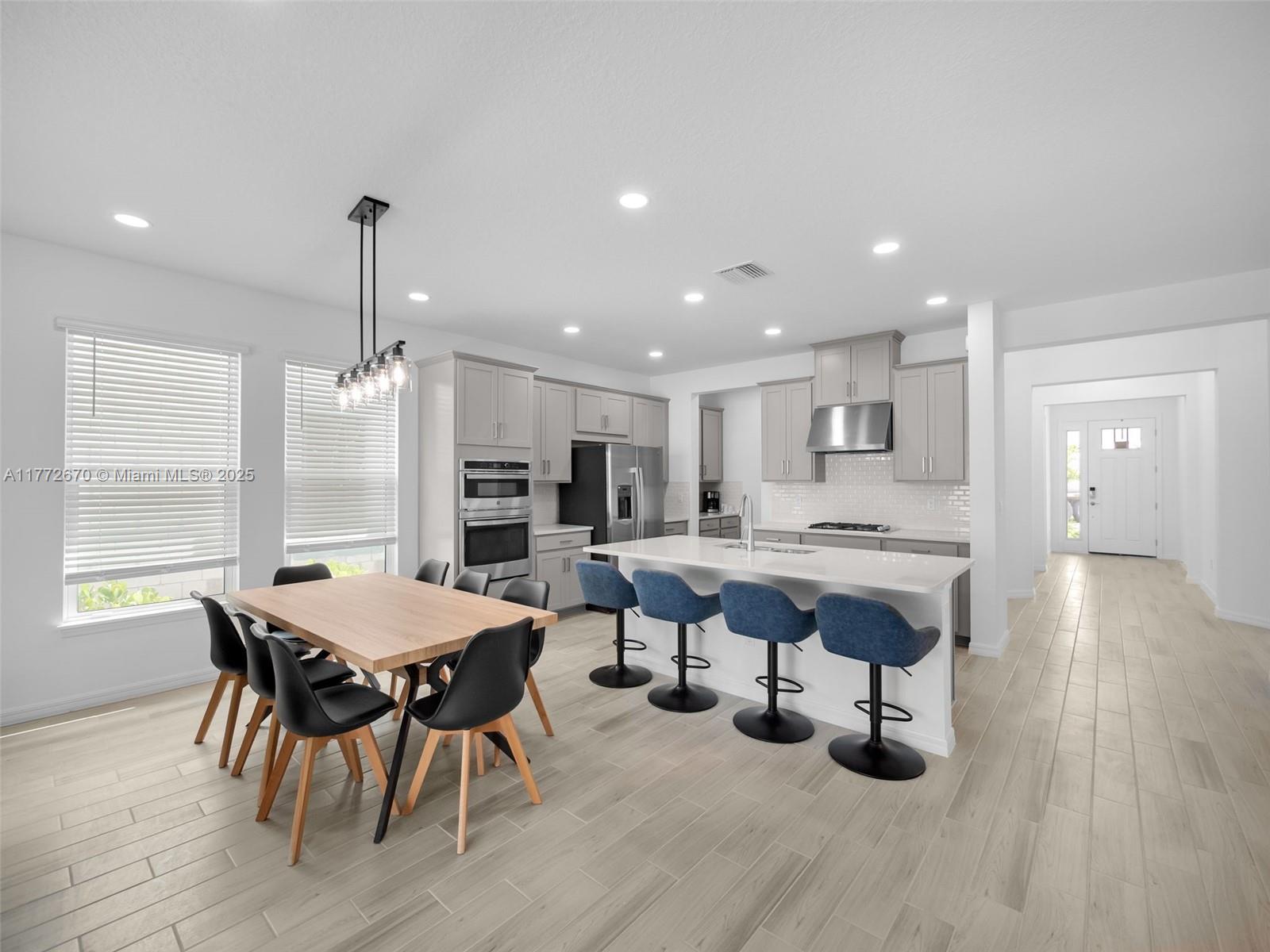 VERANDA OAKS - Residential