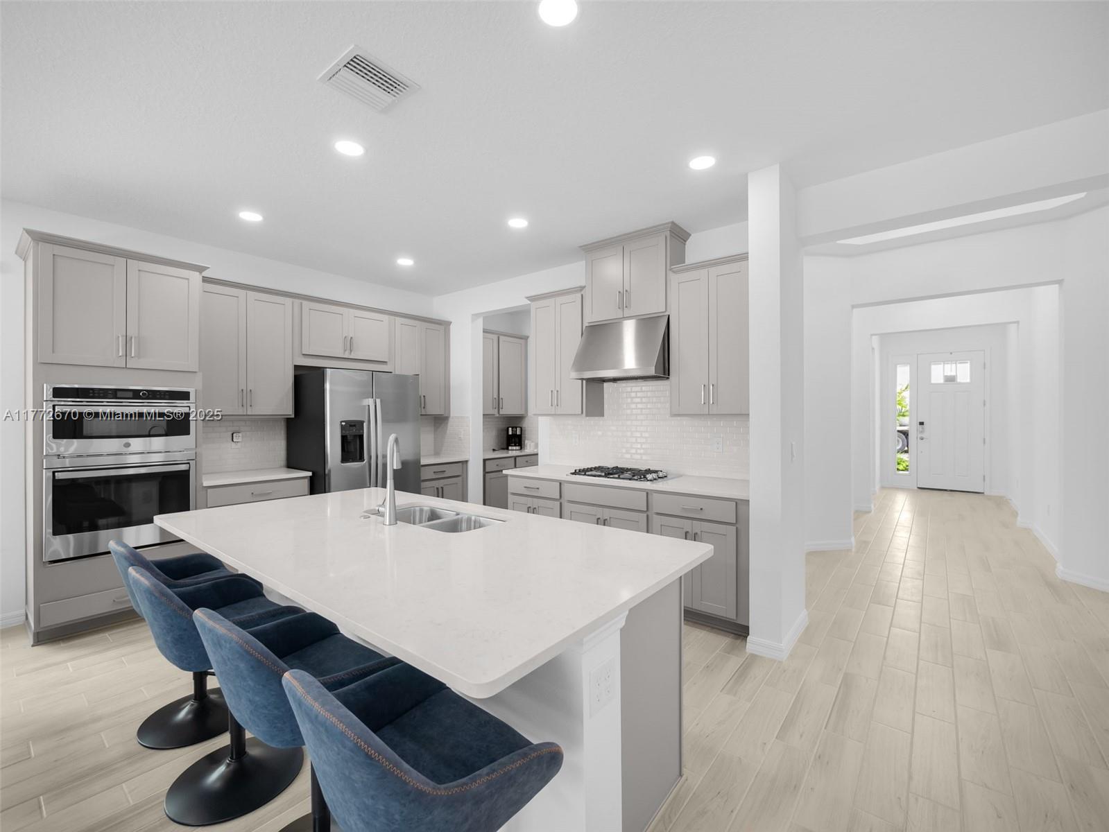 VERANDA OAKS - Residential