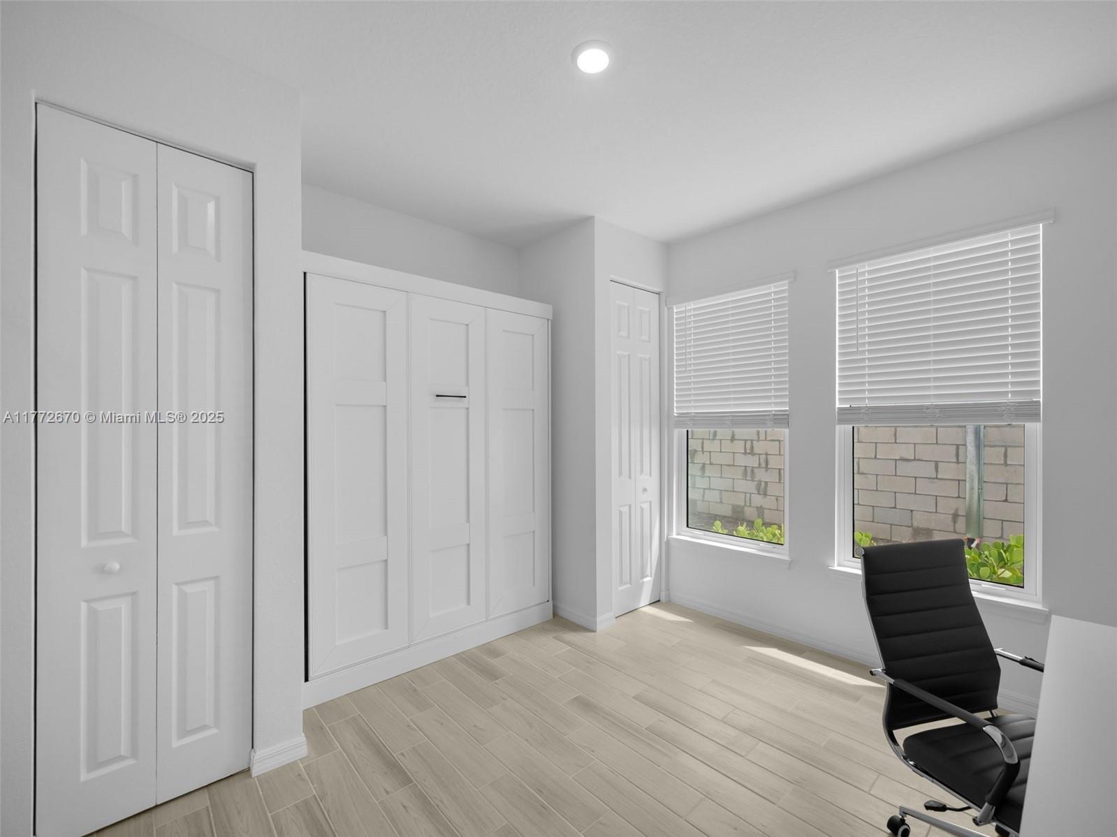 VERANDA OAKS - Residential