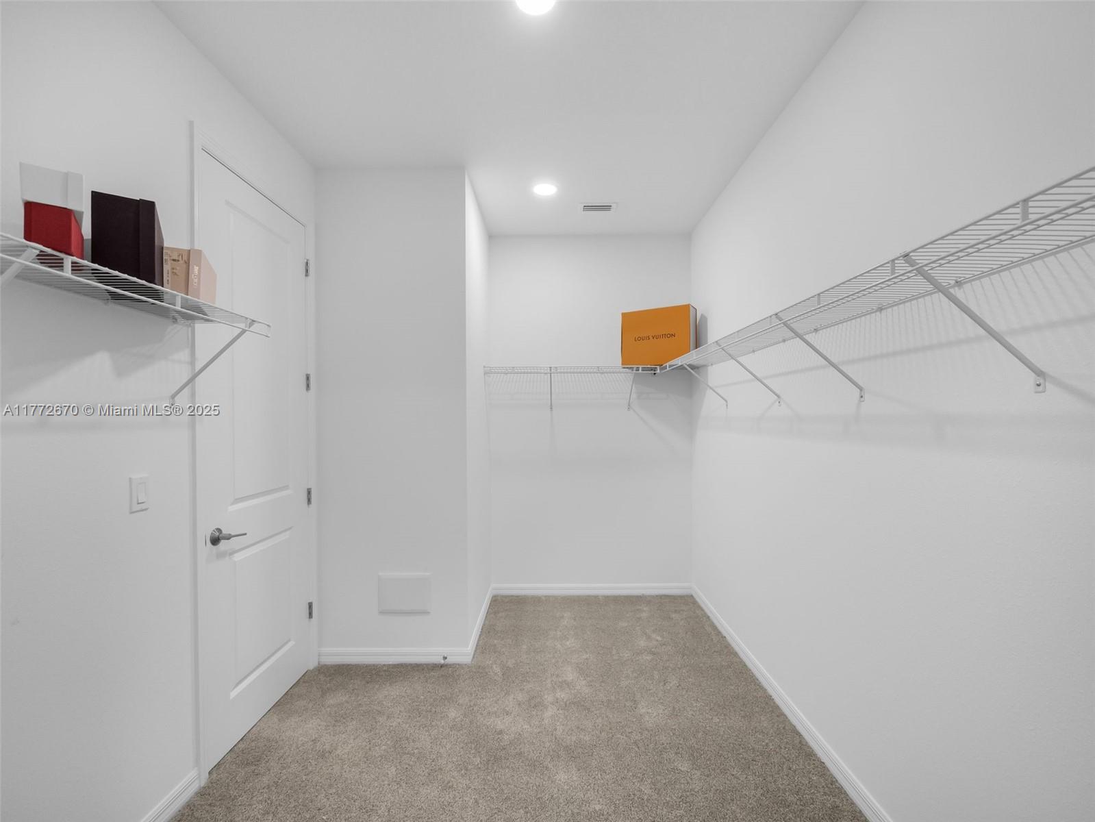 VERANDA OAKS - Residential