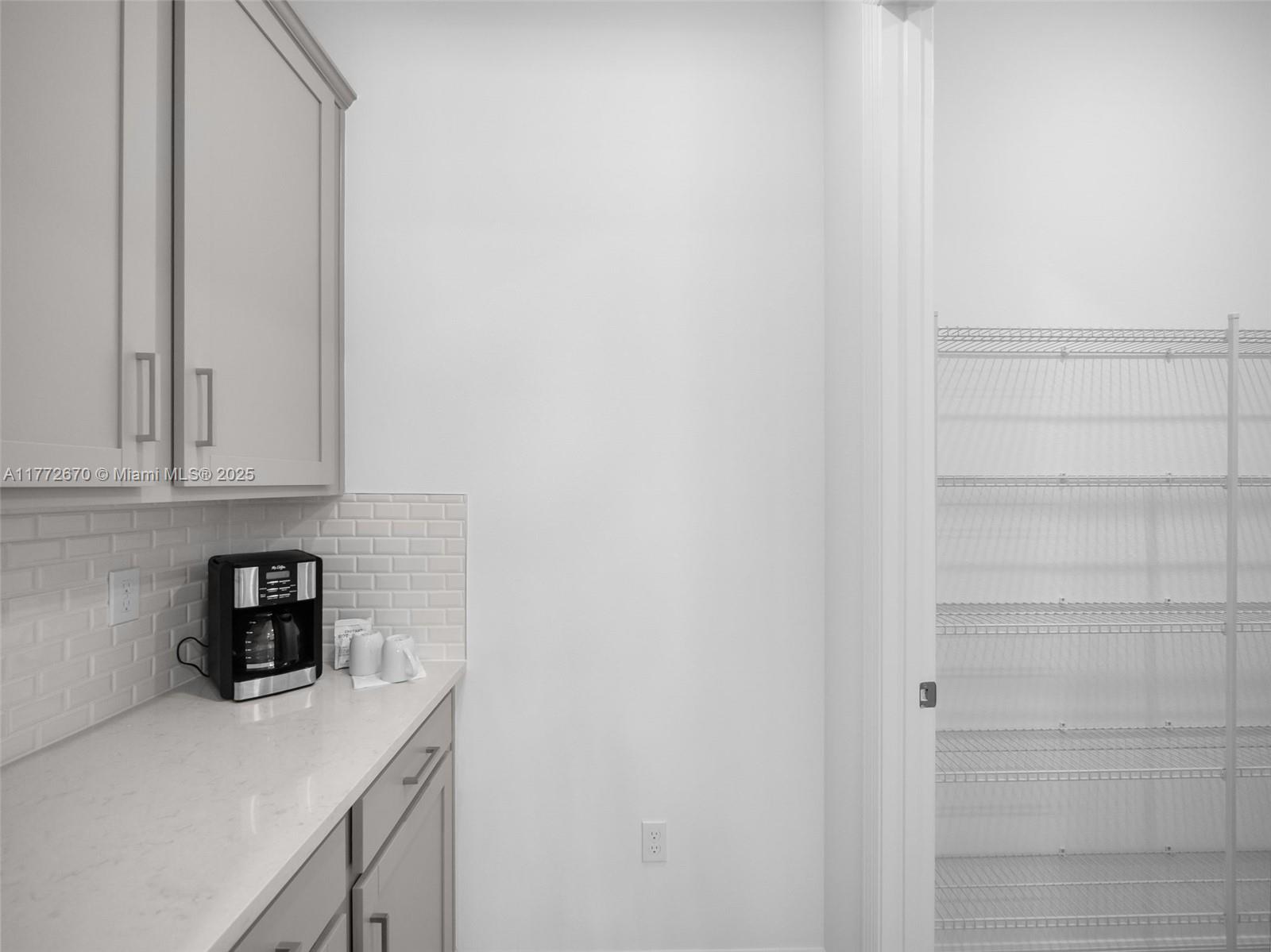 VERANDA OAKS - Residential