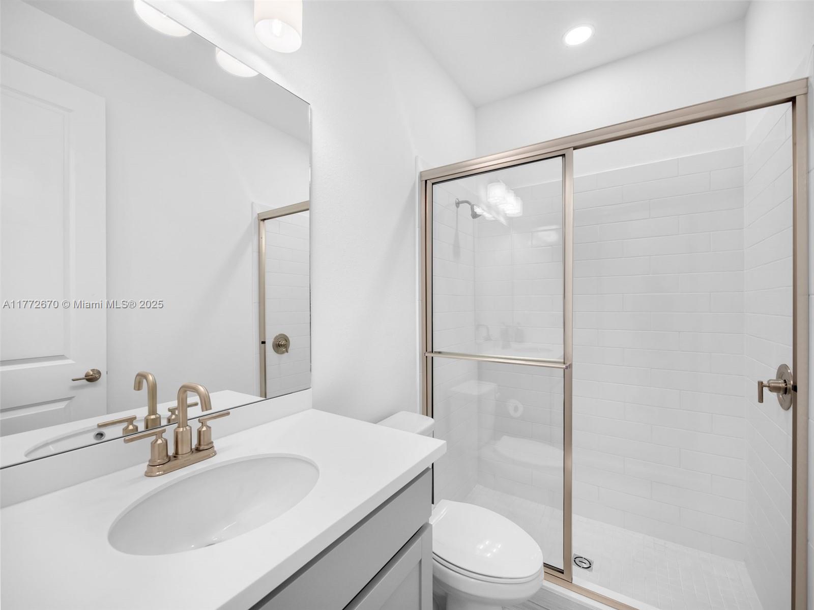 VERANDA OAKS - Residential