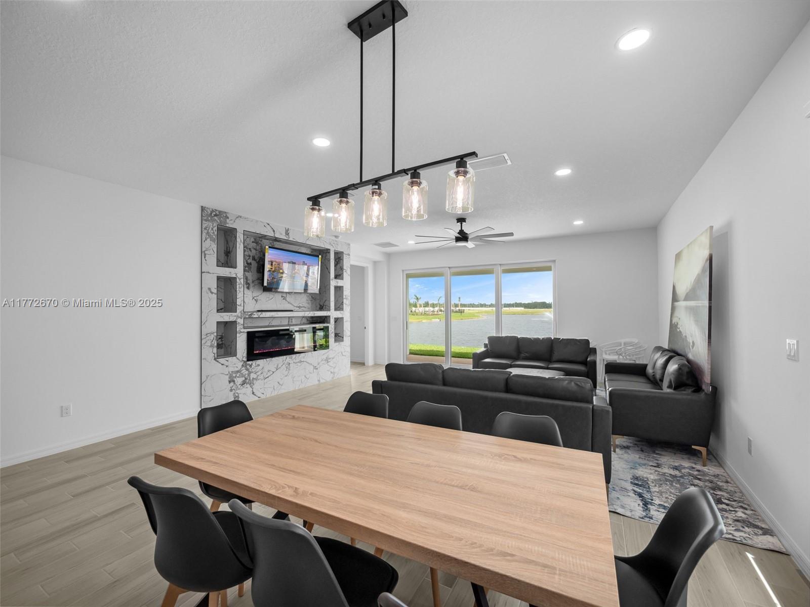 VERANDA OAKS - Residential