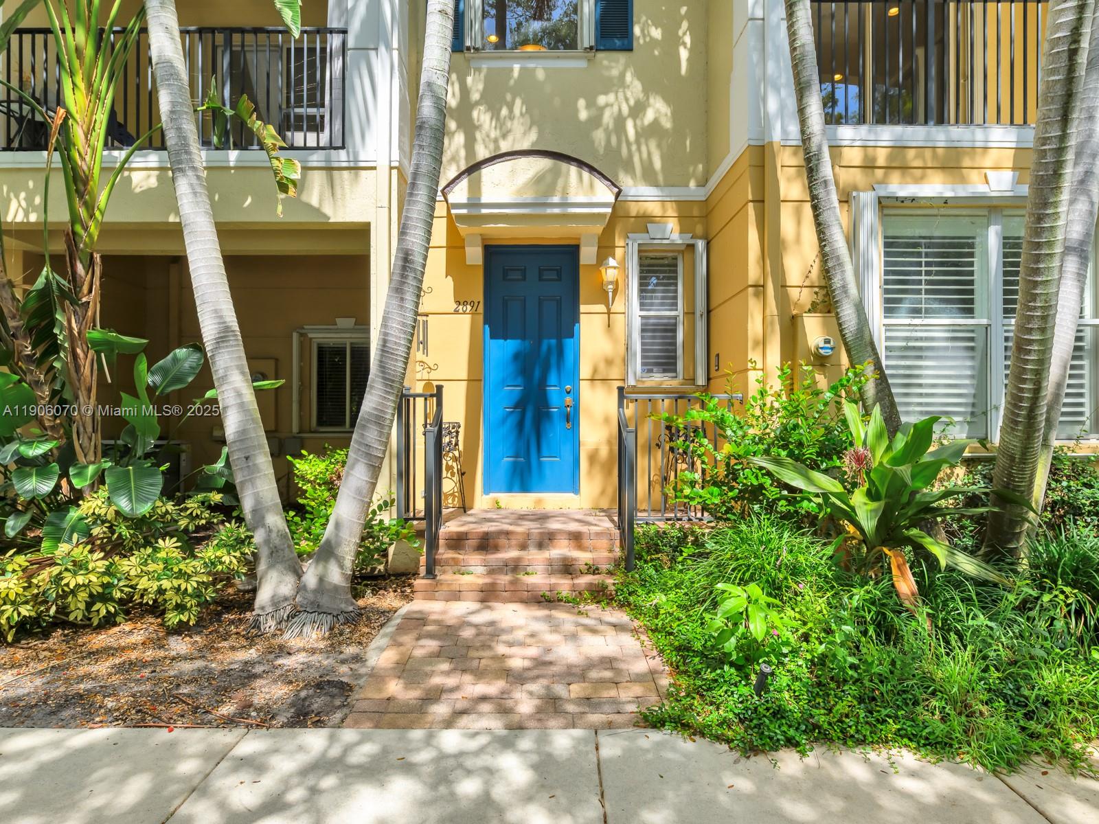 2891 S Greenleaf Cir