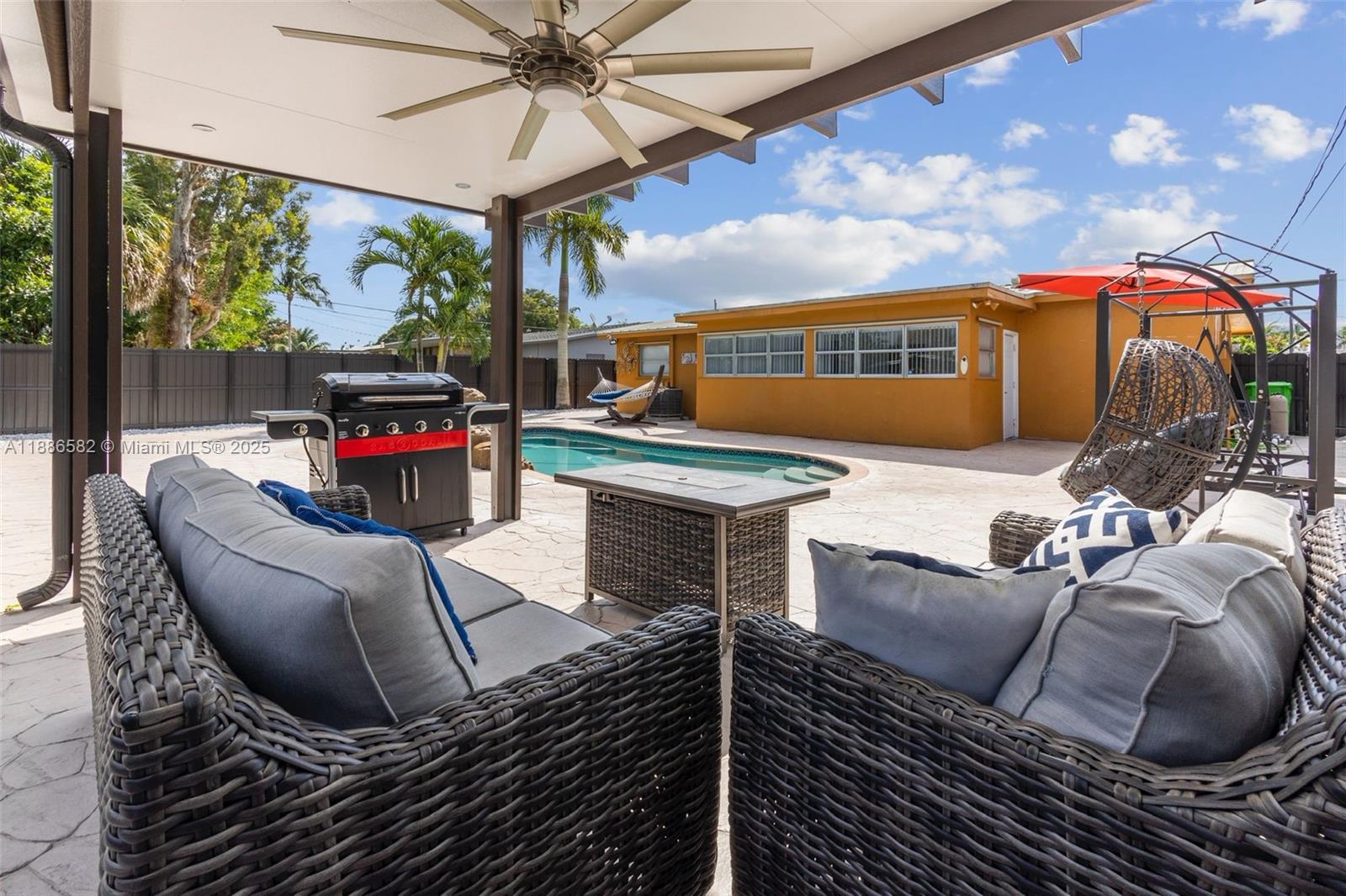 SUNRISE GOLF VILLAGE SEC - Residential