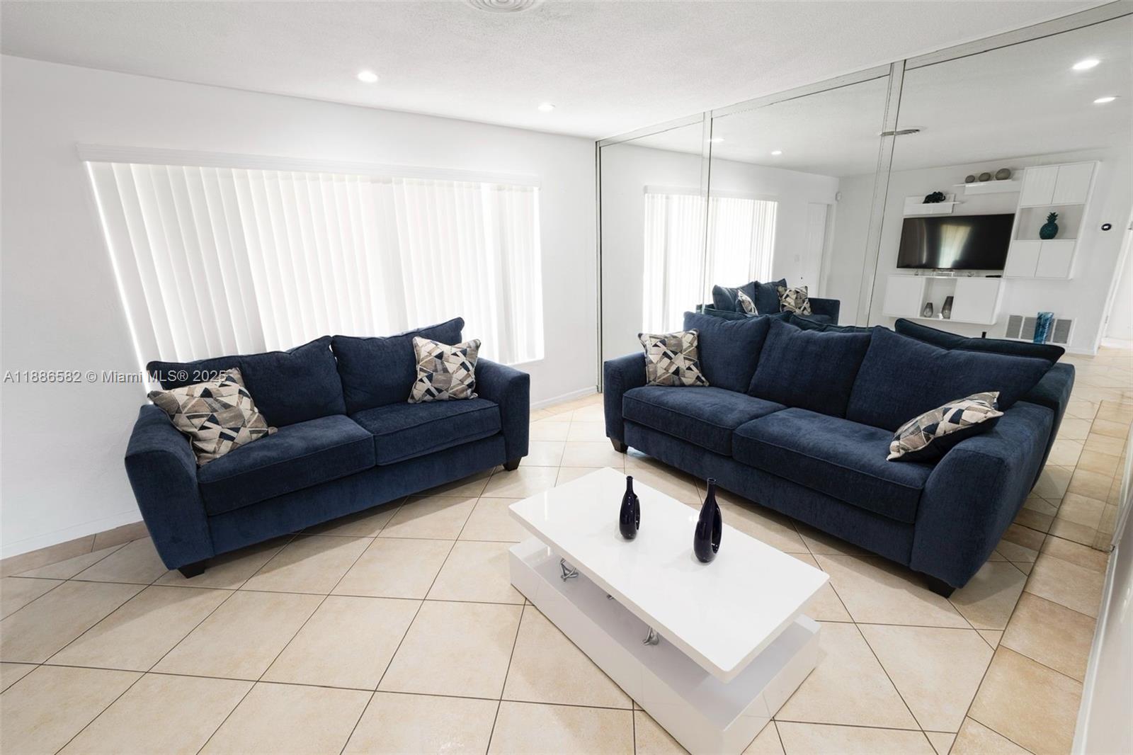 SUNRISE GOLF VILLAGE SEC - Residential