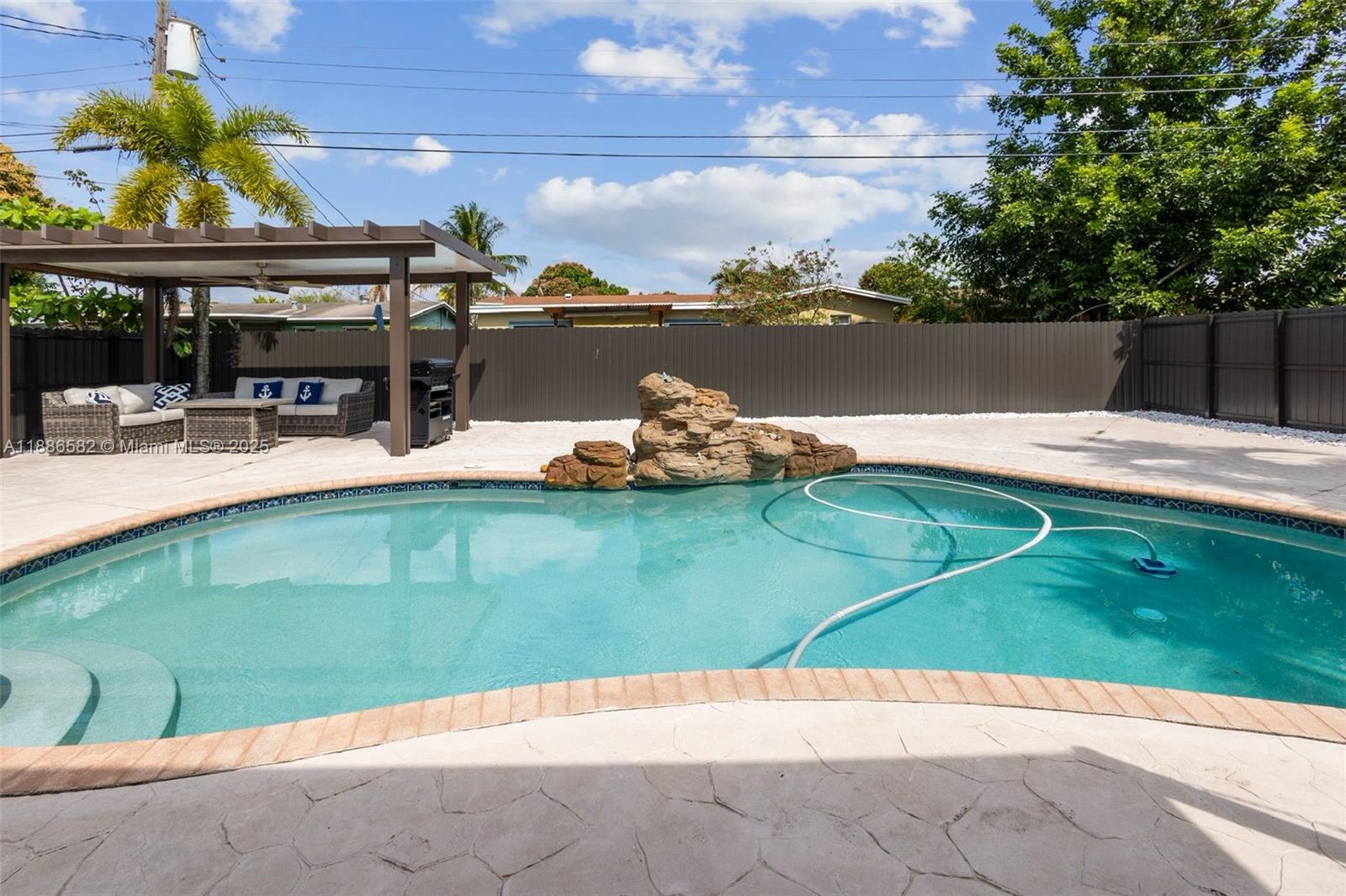 SUNRISE GOLF VILLAGE SEC - Residential