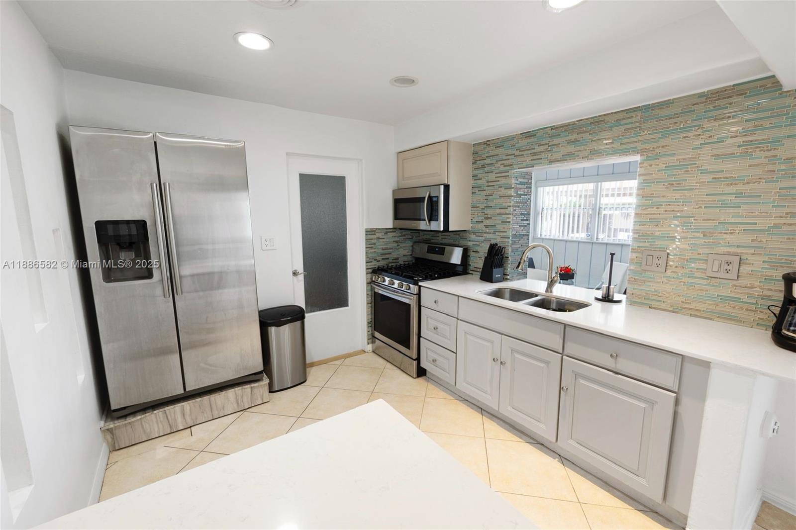 SUNRISE GOLF VILLAGE SEC - Residential