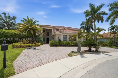 Photo of 1585 Victoria Isle Way, Weston, FL 33327 (MLS # A12043393)