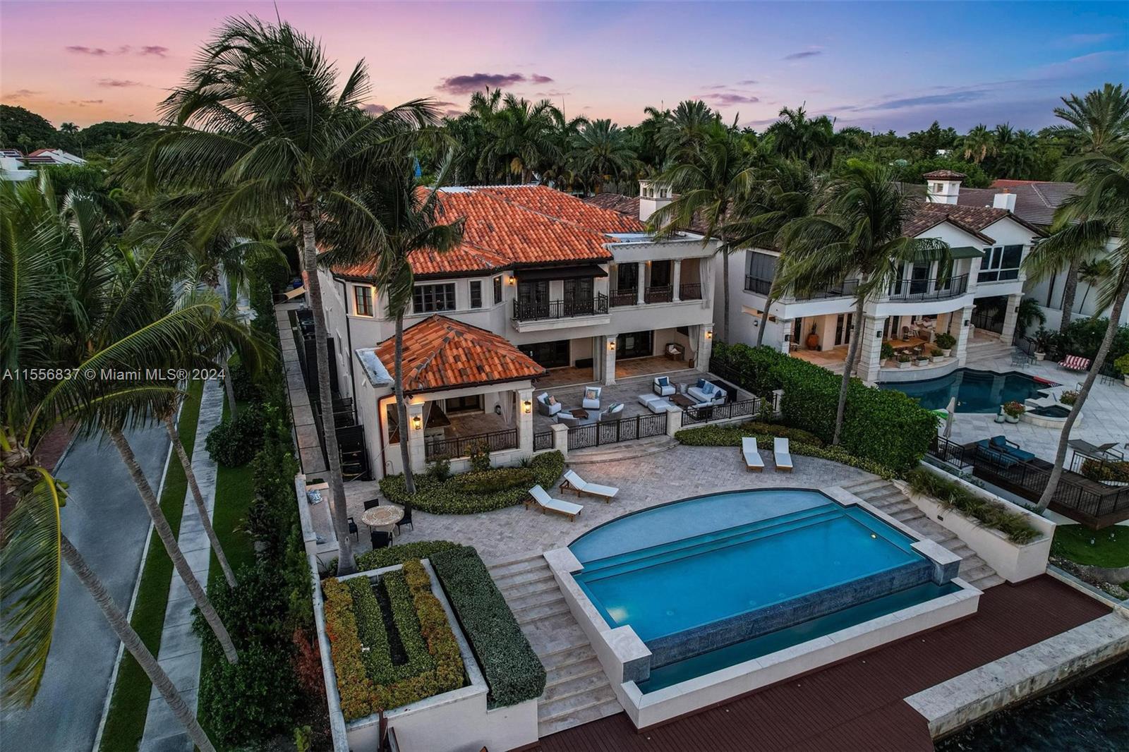 CRYSTAL VIEW - Residential