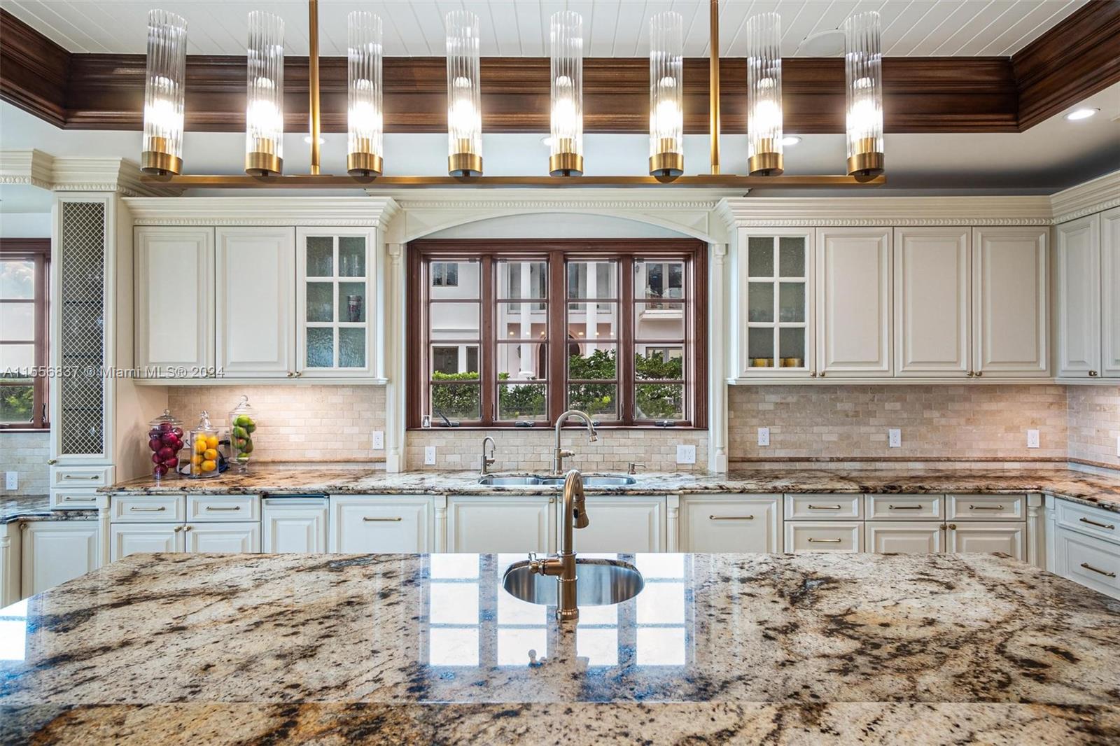 CRYSTAL VIEW - Residential