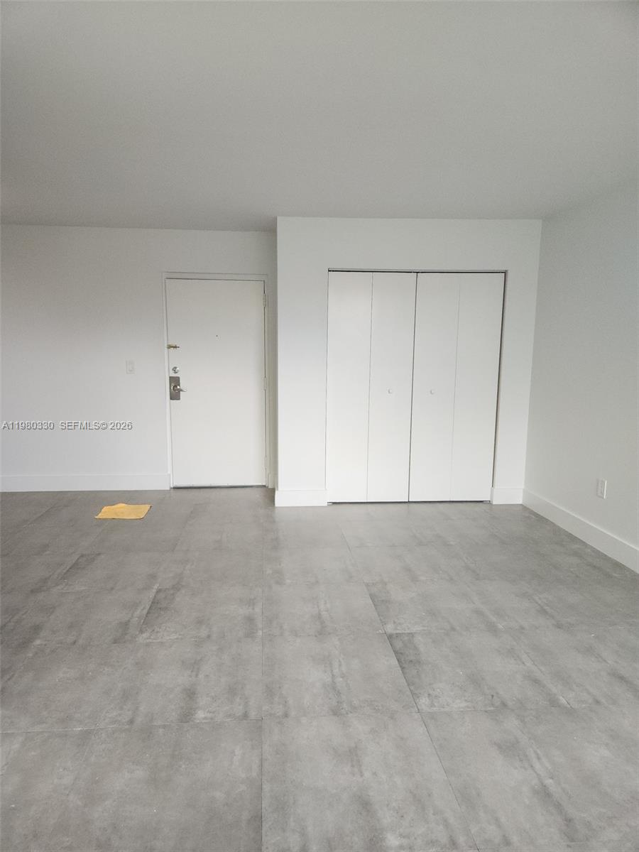 VERSAILLE GARDENS I CONDO - Residential Lease