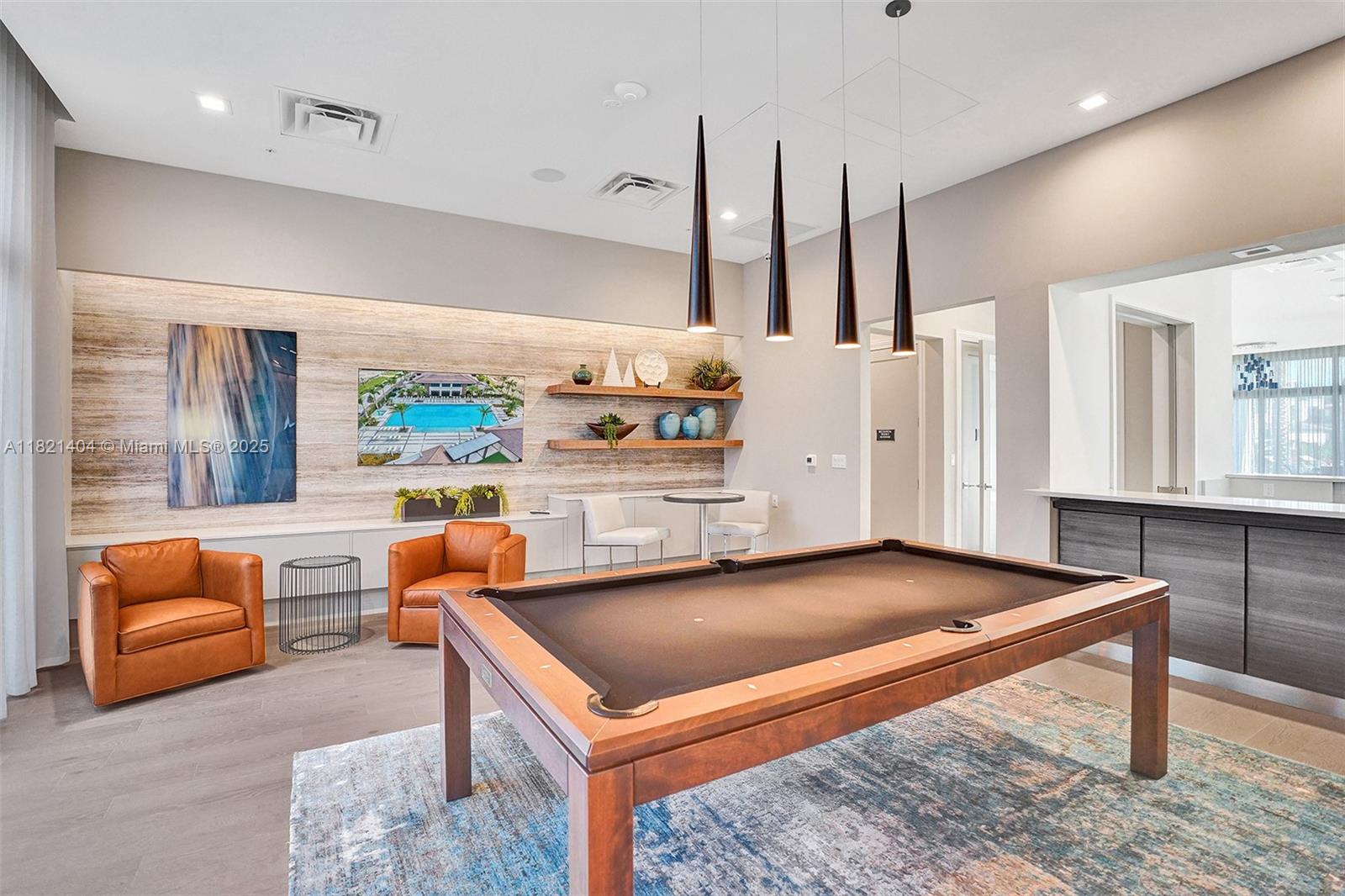 DOWNTOWN DORAL SOUTH PHAS - Residential