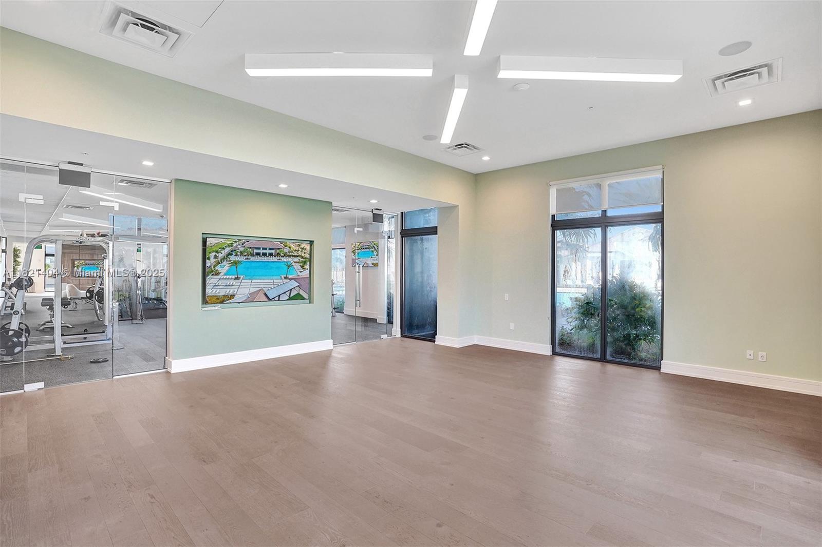 DOWNTOWN DORAL SOUTH PHAS - Residential