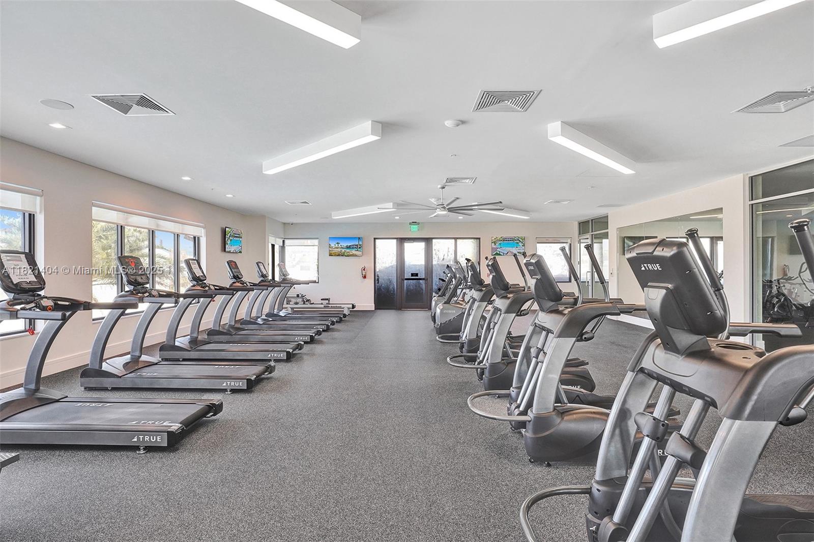 DOWNTOWN DORAL SOUTH PHAS - Residential