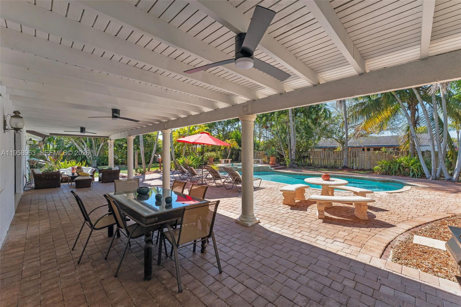 KINGS GROVE - Residential