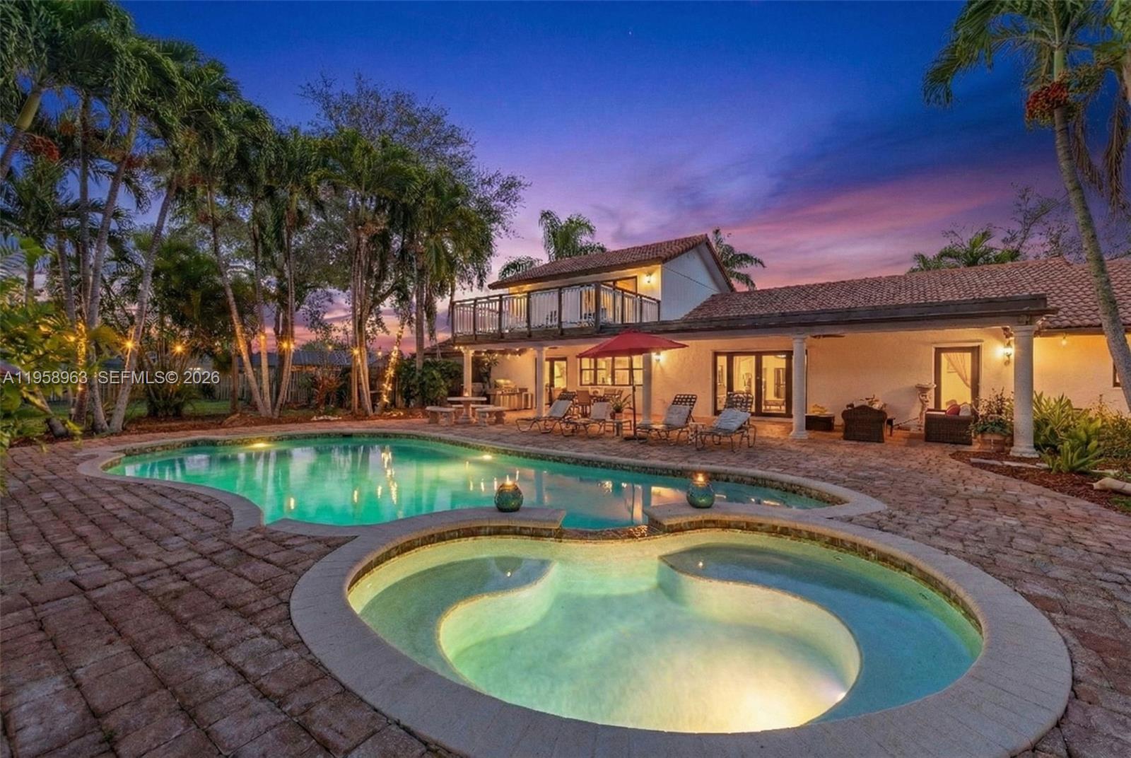 KINGS GROVE - Residential