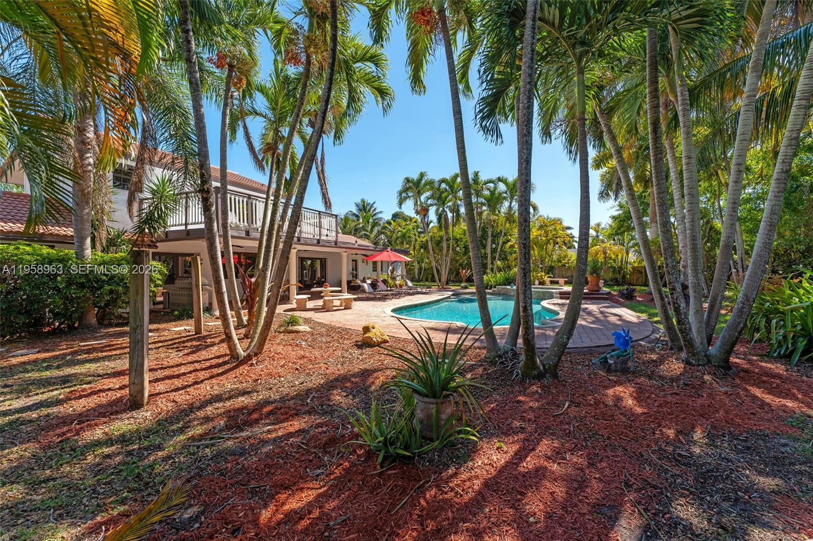 KINGS GROVE - Residential