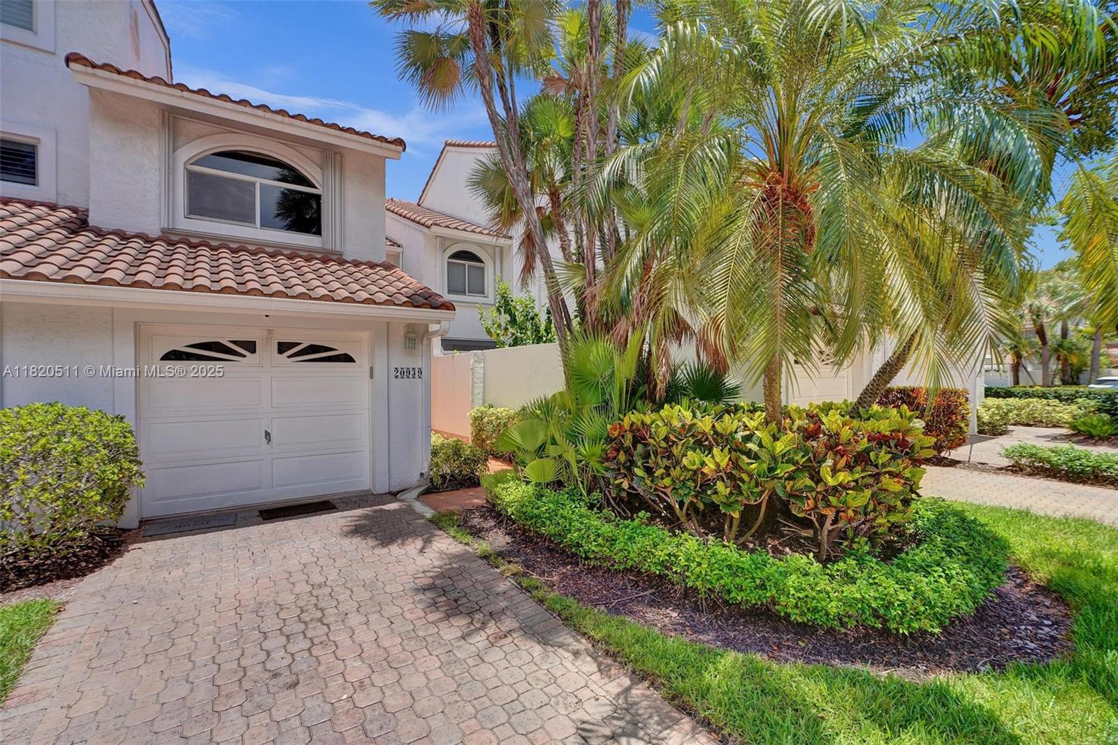 GOLDEN POINTE - Residential