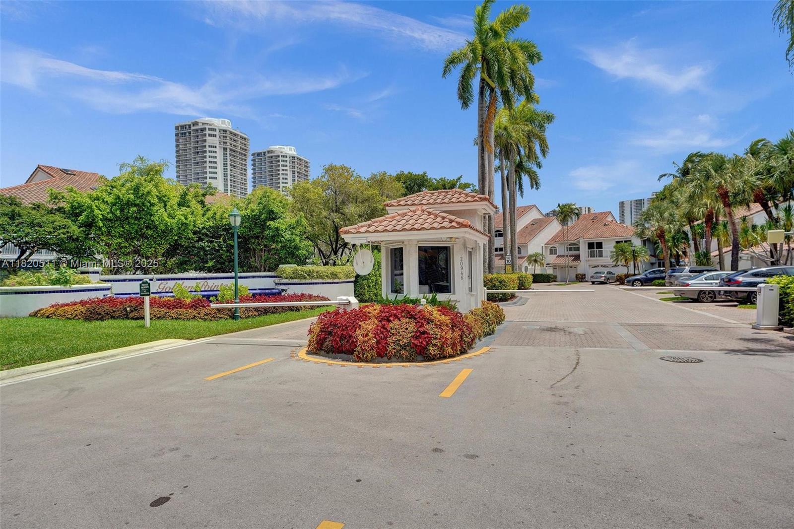 GOLDEN POINTE - Residential