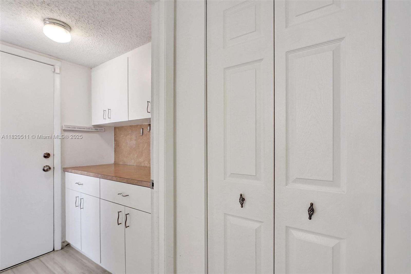 GOLDEN POINTE - Residential