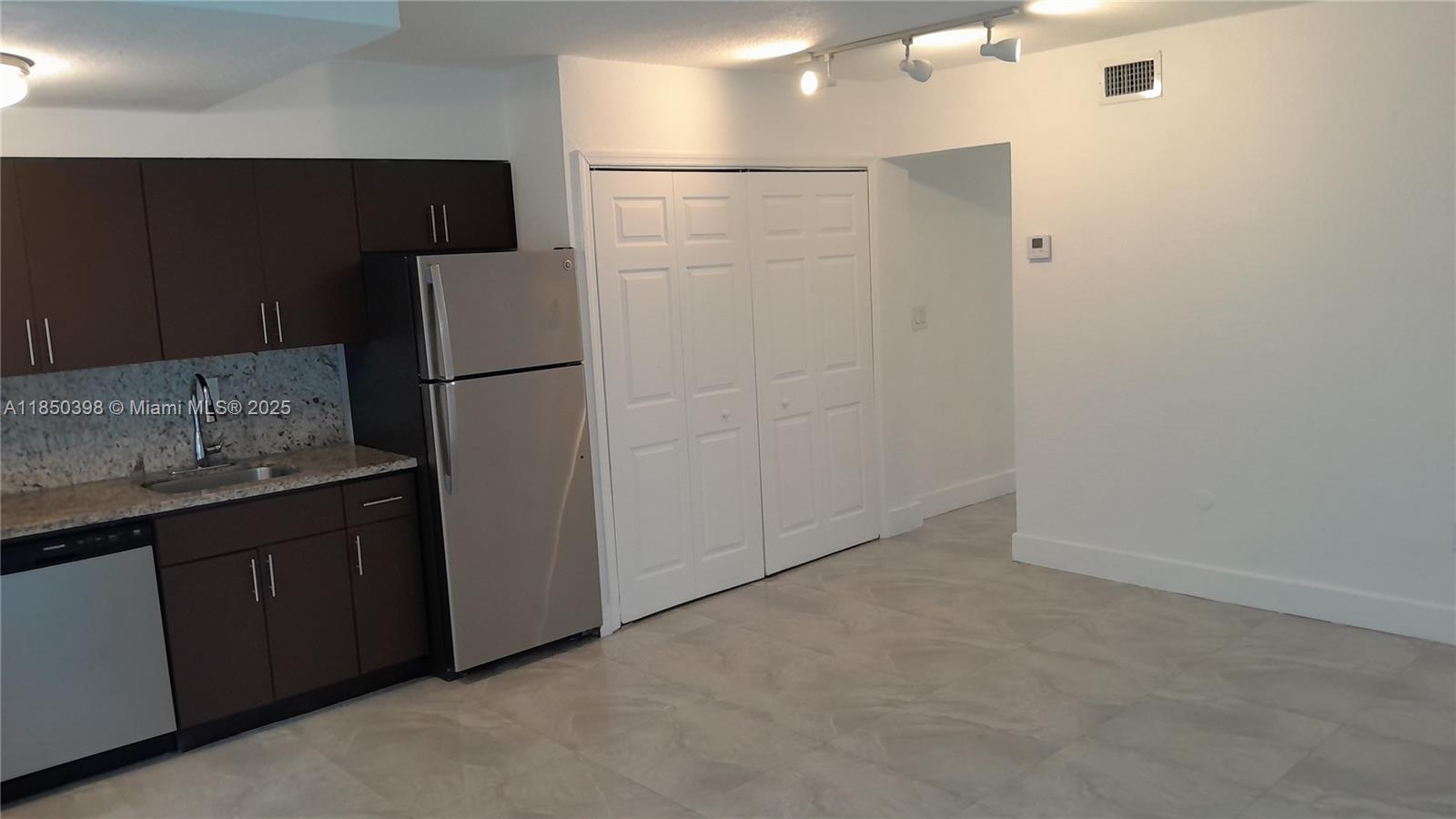 525 Meridian Ave 304