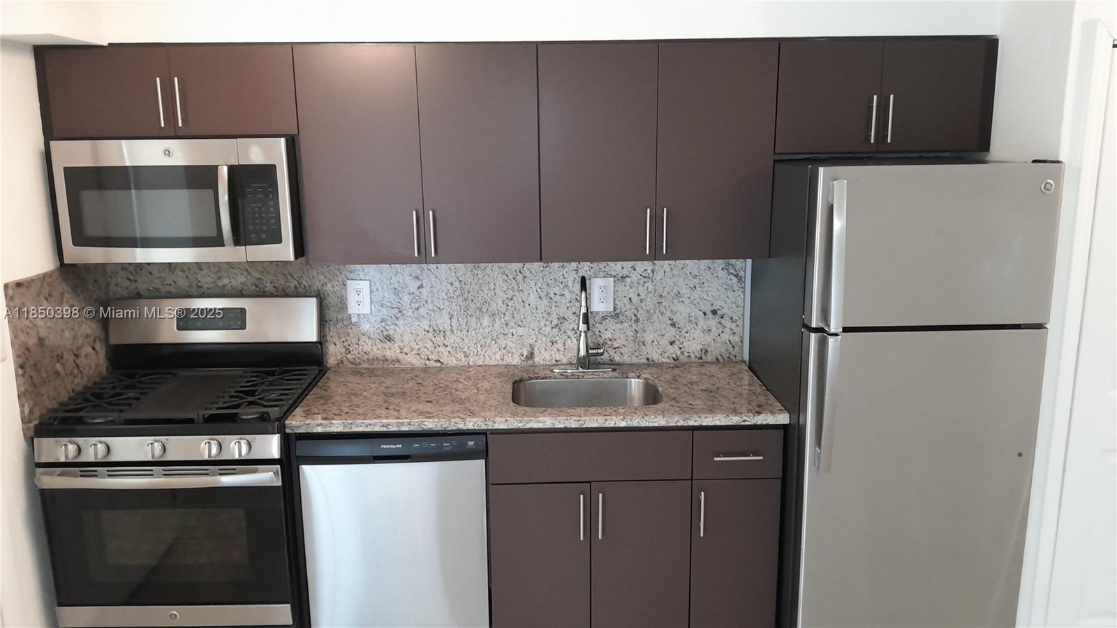 525 Meridian Ave 304