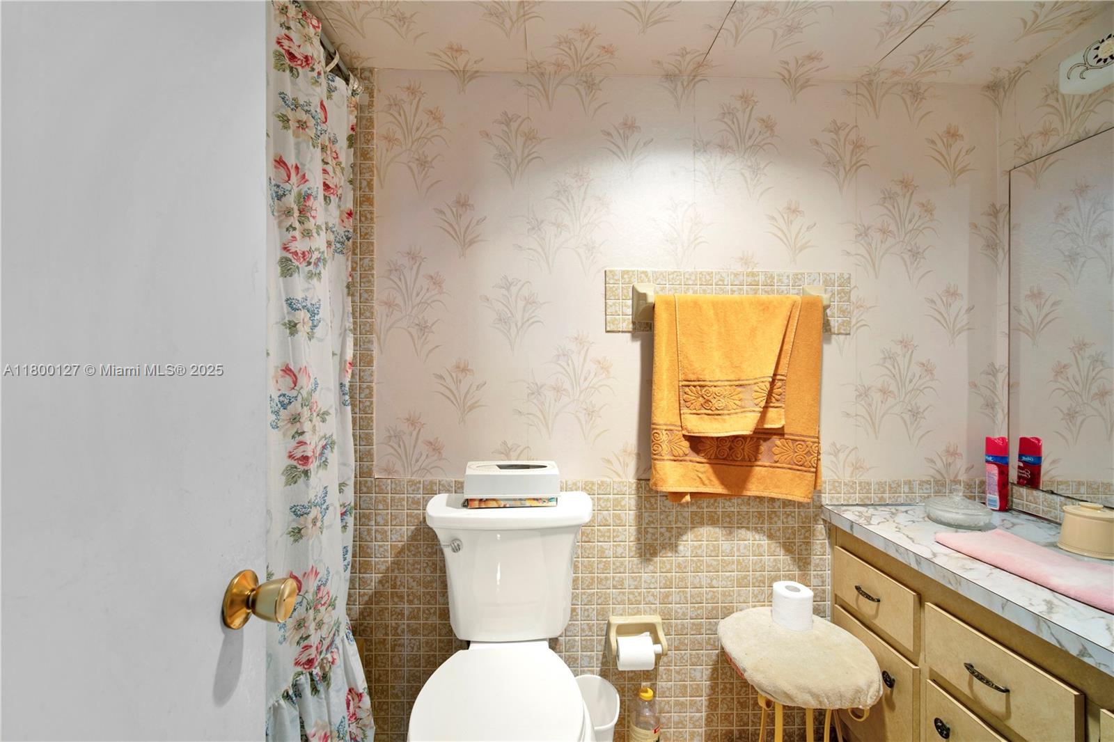 CASTLE APARTMENTS 11 COND - Residential